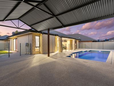 64 Hillhouse Way, Piara Waters