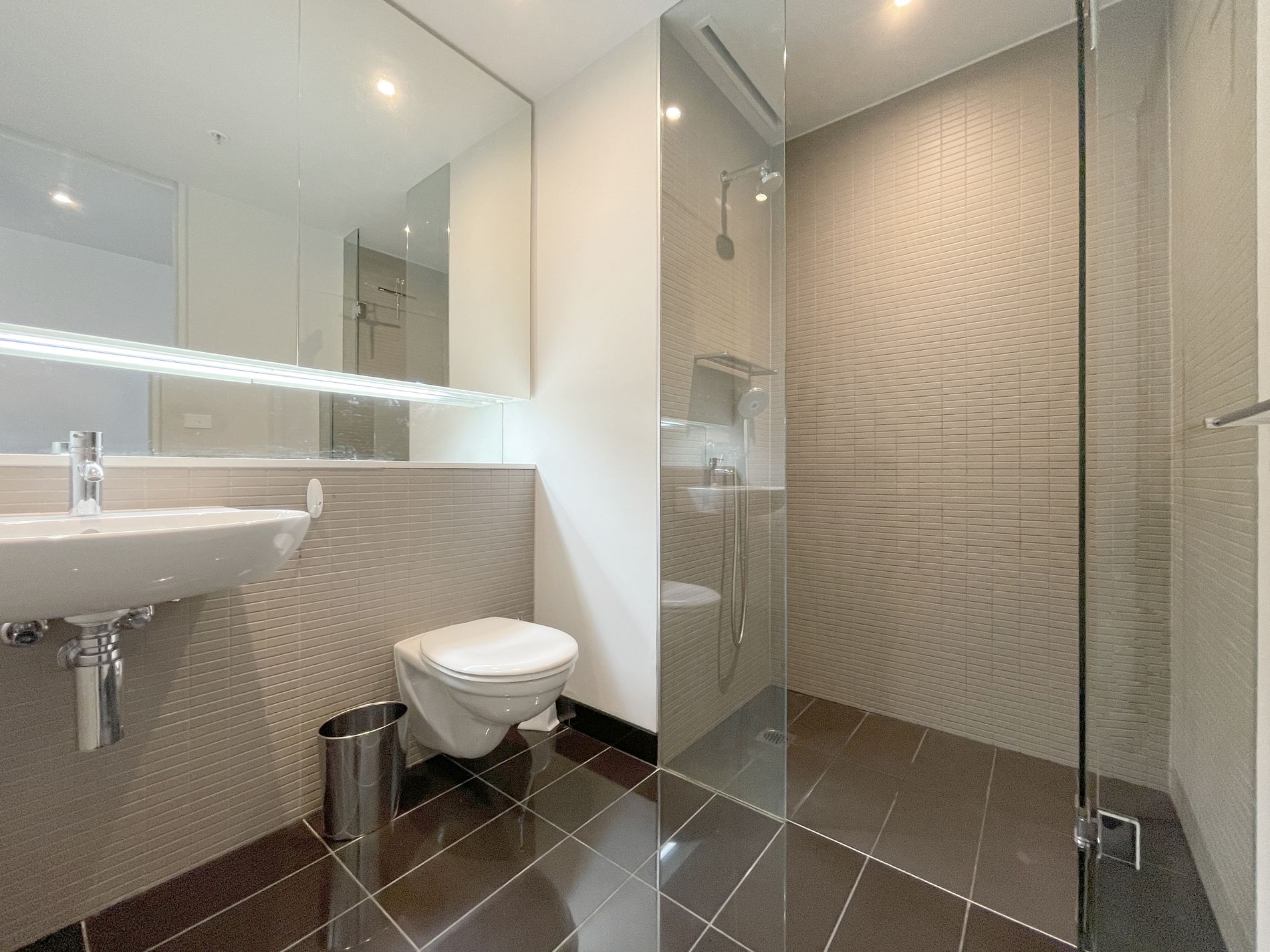 902 / 5 Sterling Circuit, Camperdown