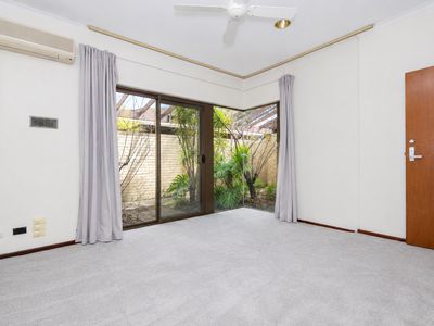 5 Lakeside Road, Churchlands