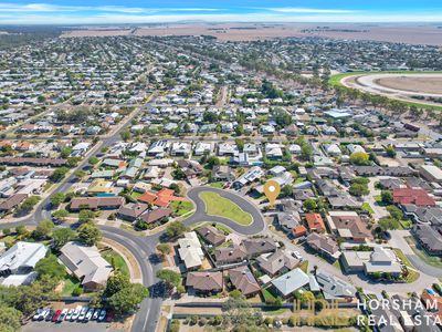 2 / 8 Ashwin Close, Horsham