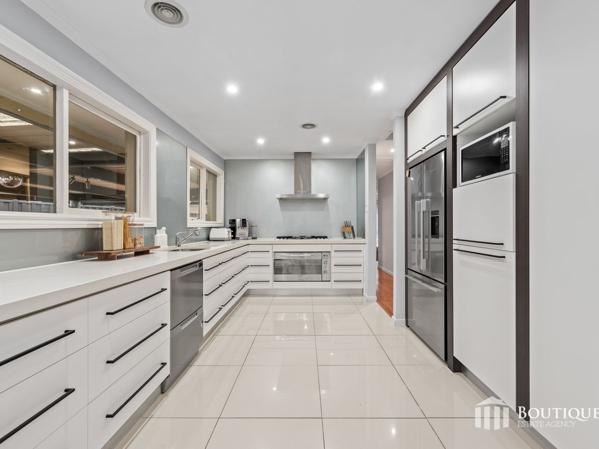 6 Matthews Place, Dandenong North