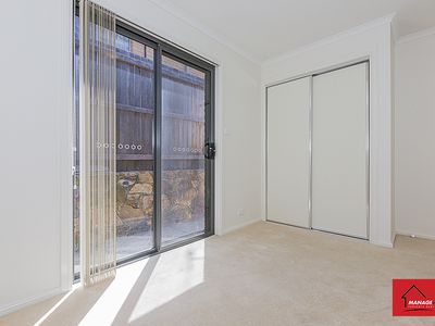 1 / 6 Adams Street, Queanbeyan West
