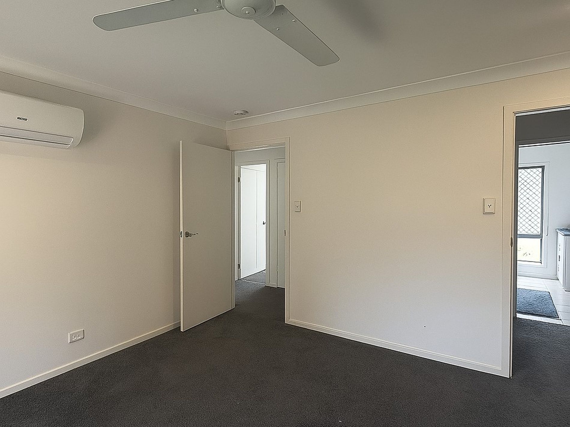 1 / 1 Goal Crescent, Griffin