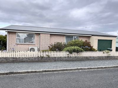 12 Cowper Street, Milton