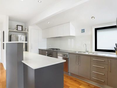 2 / 6 Muneela Avenue, Hawks Nest