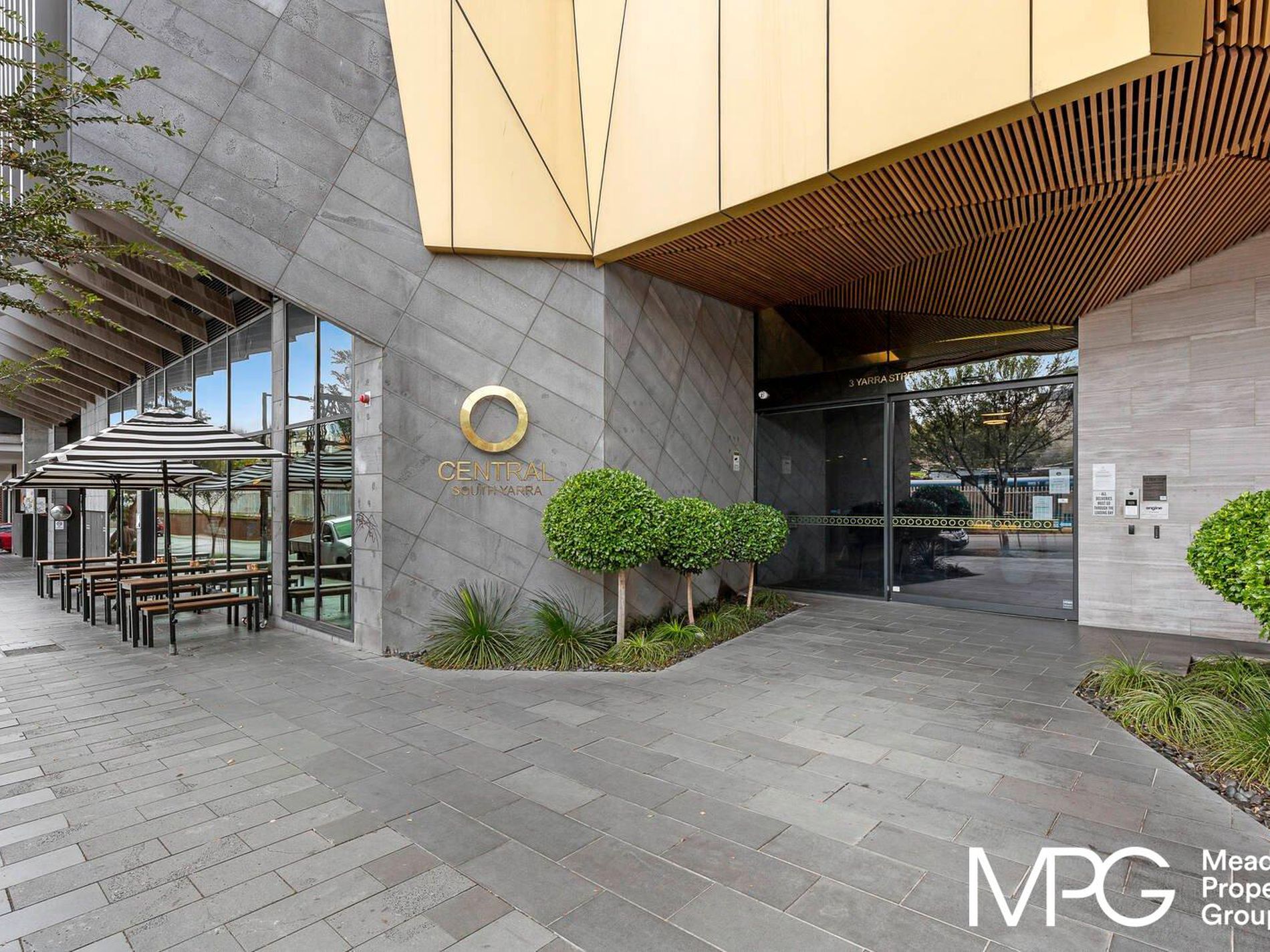 1102 / 3 Yarra Street, South Yarra