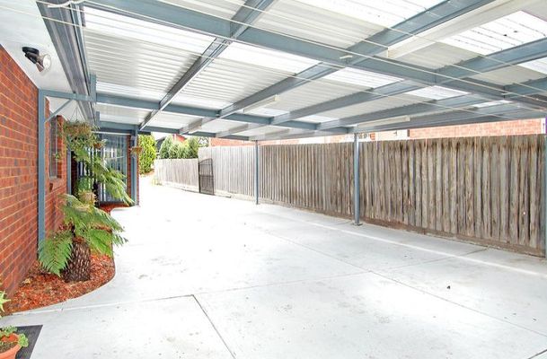 16 Manuka Place, Meadow Heights