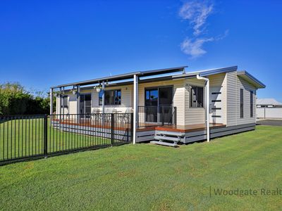 16 Kinkuna Drive, Woodgate