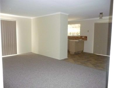 9 Chiltern Court, Rochedale South