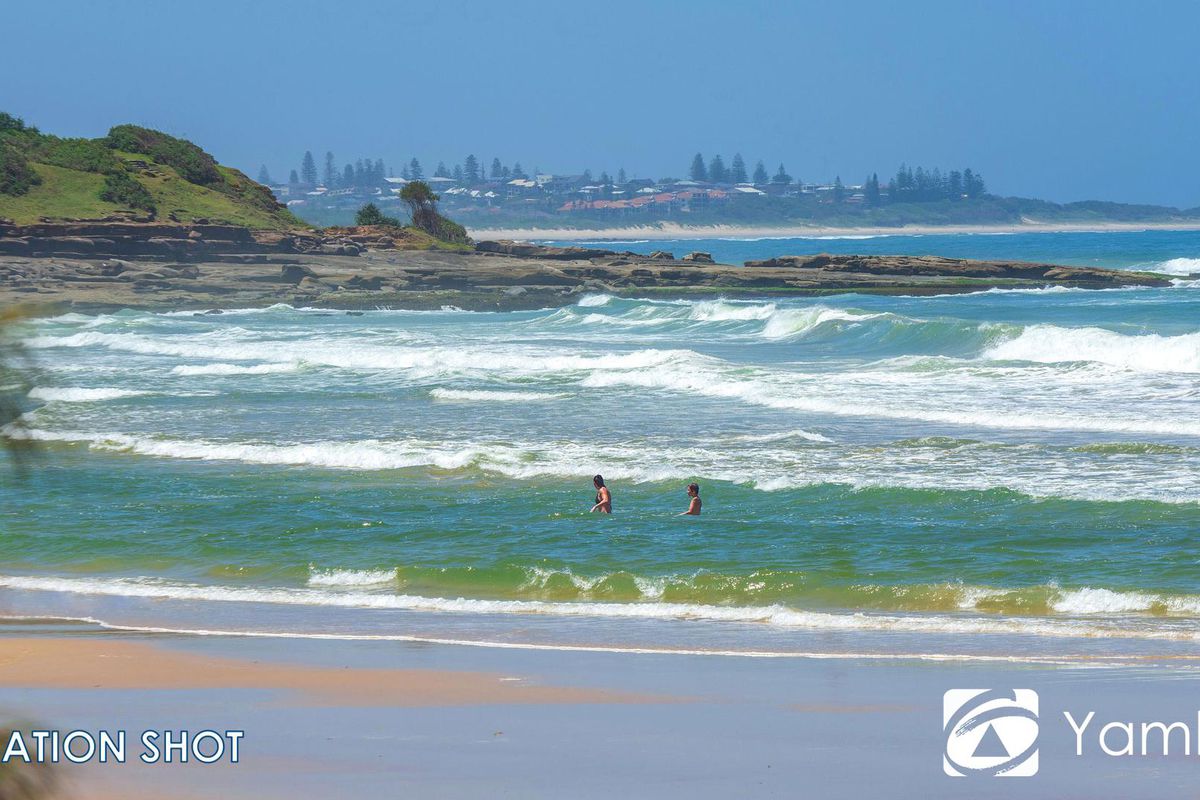 1 / 6 Bay Street, Angourie
