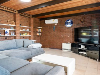 1A WARSAW CRESCENT, Wodonga