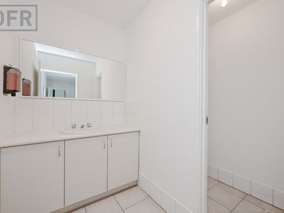 1 / 34 Barberry Way, Bibra Lake