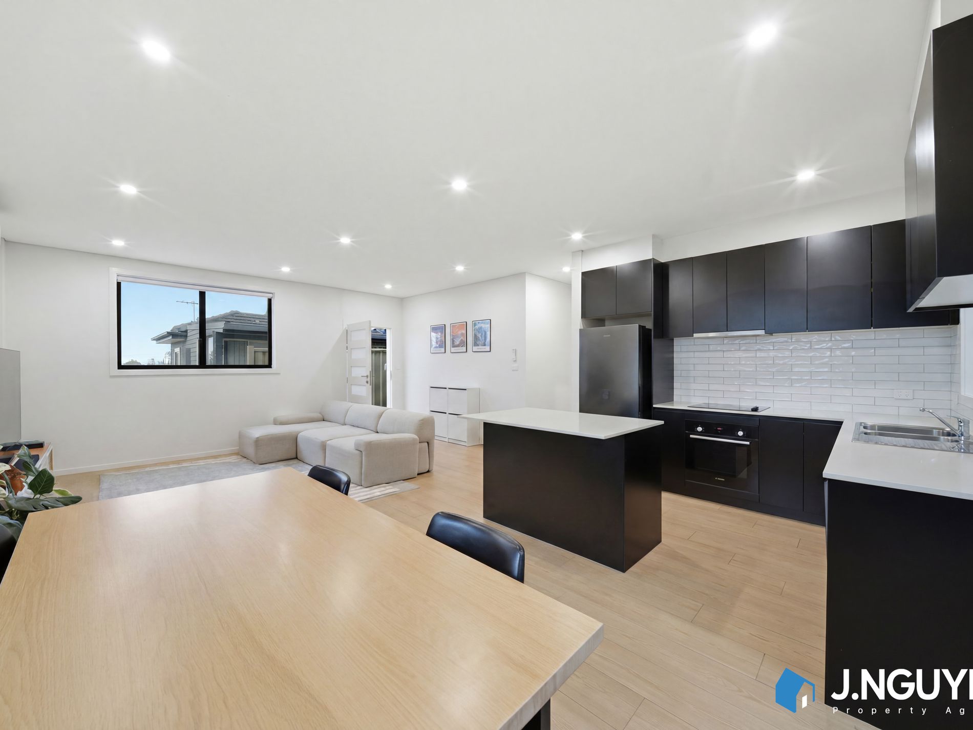 8 & 8a O'shannassy St, Mount Pritchard