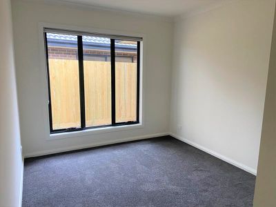 16 / 44 Coburns Road, Melton