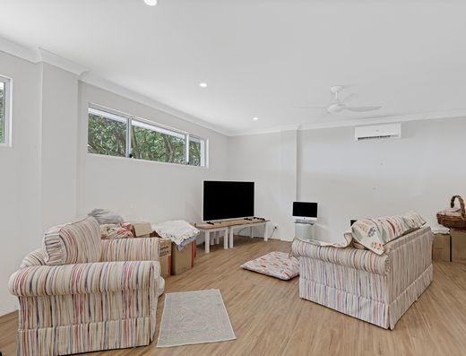 2 bedroom granny flat on picturesque property image 4