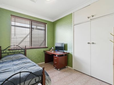 15 Glenbrook Road, Thornlie