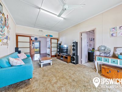 152 Main Street, Lowood