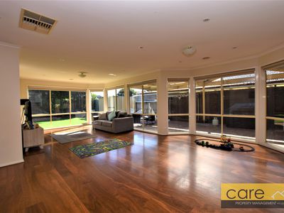 9 Sovereign Close, Patterson Lakes