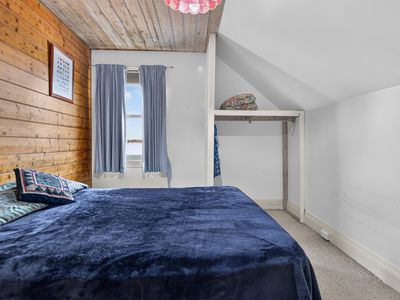 11 Elizabeth Street, George Town