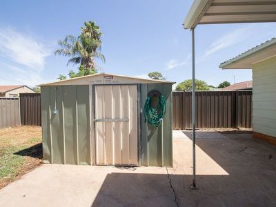 8 Newcombe Court, Dubbo