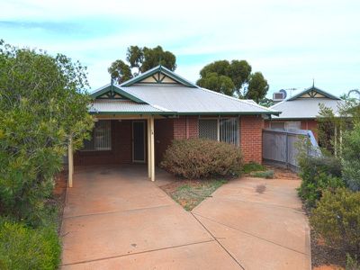 8A Siberia Close, Hannans