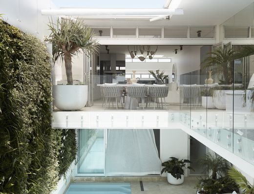 Iconic Coastal Luxury with Sweeping Ocean Views