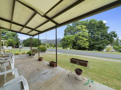 36 Lakeside Avenue, Mount Beauty