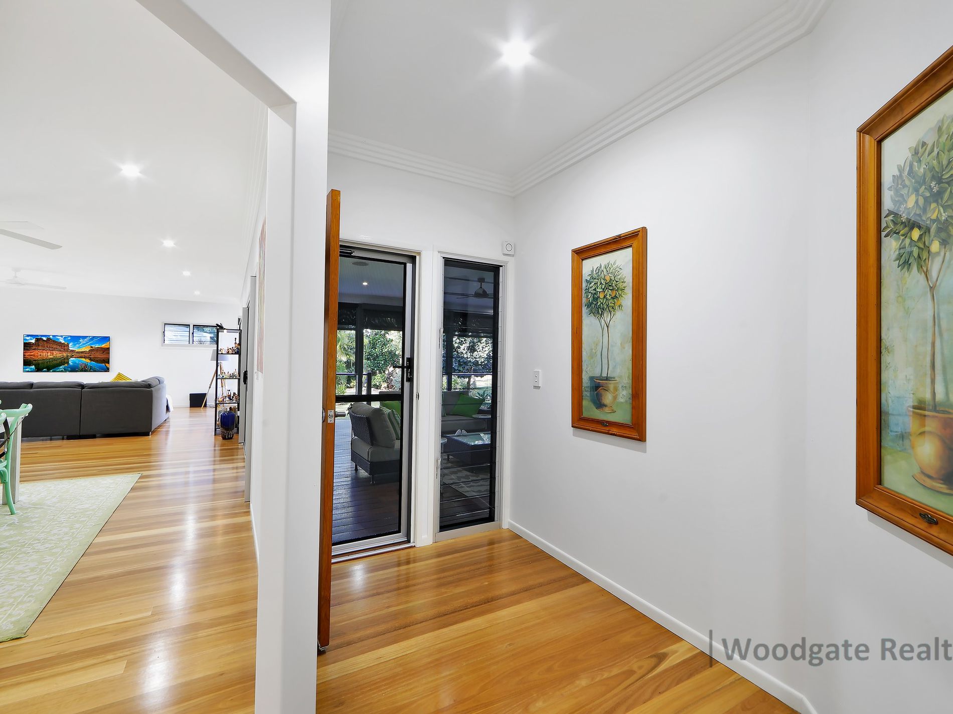 10 PAPERBARK COURT, Woodgate