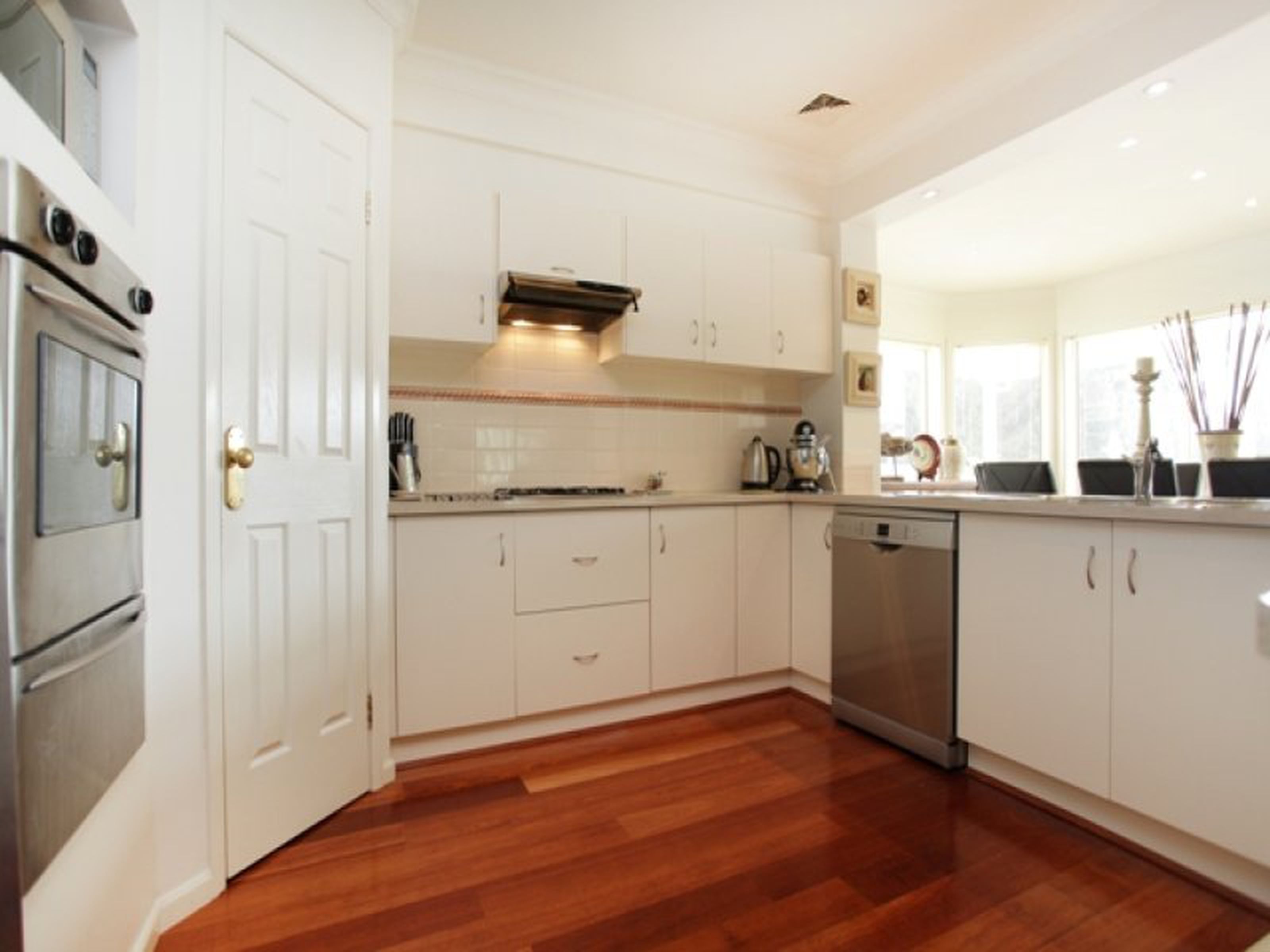 24 St Andrews Drive, GLENMORE PARK
