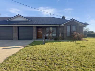 4b Baldock Street, Forbes