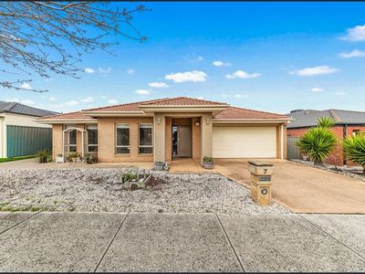 7 Carnavon Street, Cranbourne East
