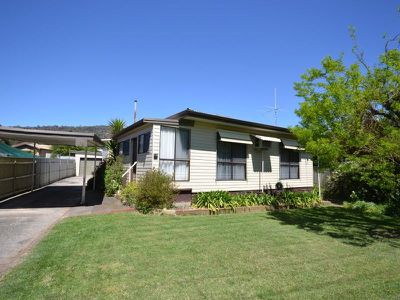 18 Freeburgh Avenue , Mount Beauty