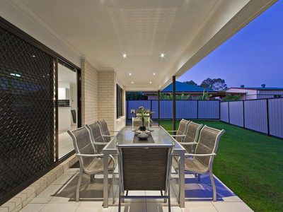 8 Wirra Cct, Wynnum West