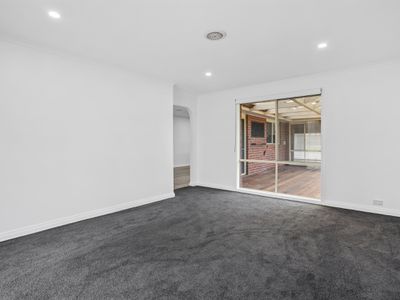8 Buckingham Pl, Frankston South