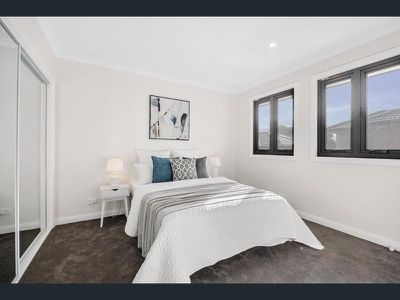 3 / 2B Farleigh Avenue, Burwood