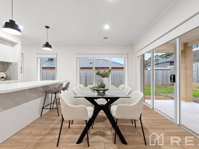 4 Yering Place, Officer