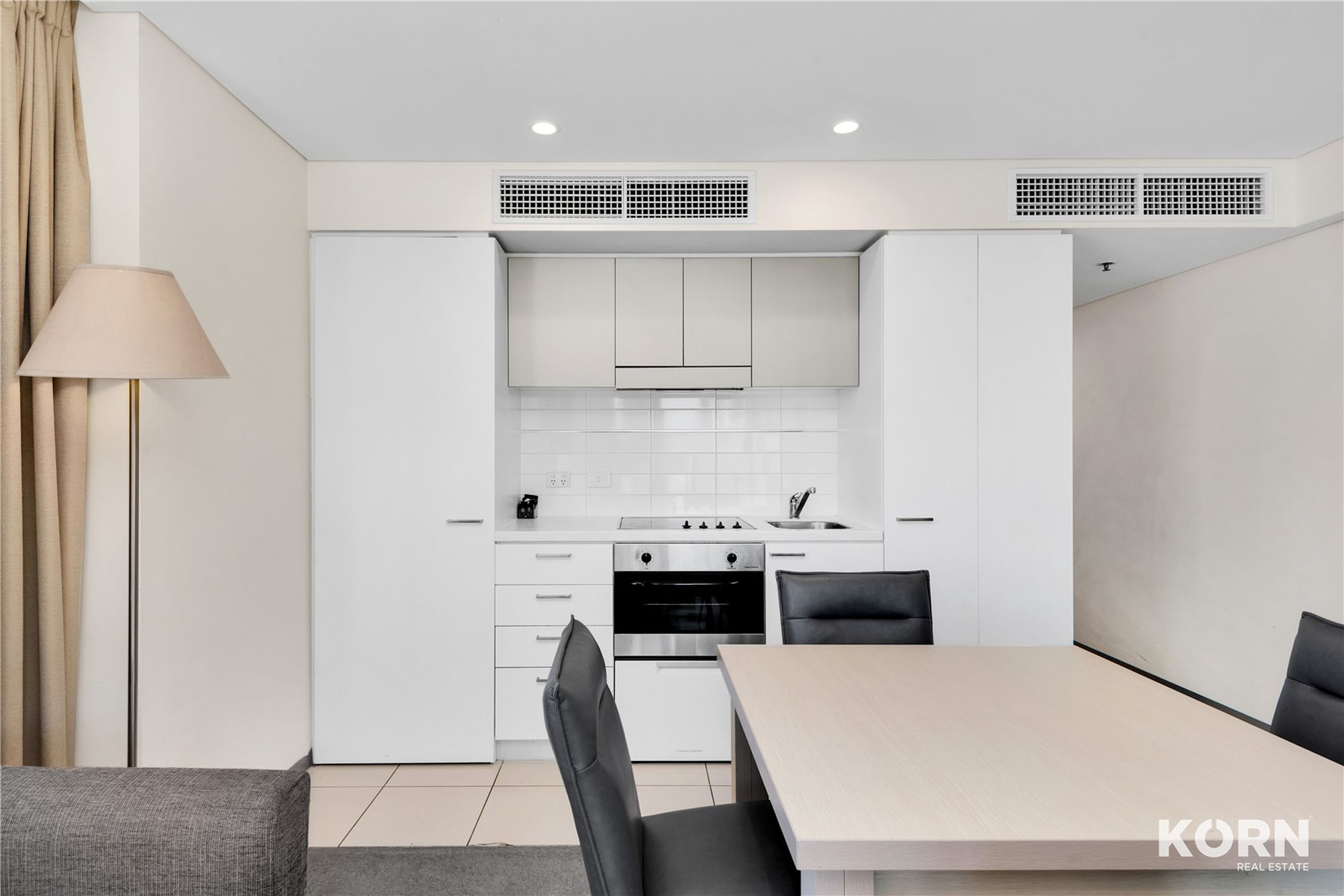 911 / 104 North Terrace, Adelaide