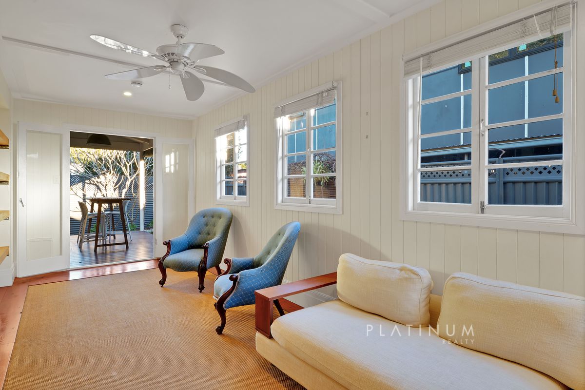 17 Station Street, Currumbin Waters