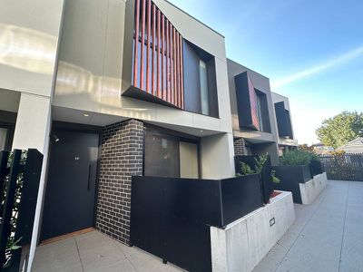 10 / 11 St Georges Avenue, Bentleigh East