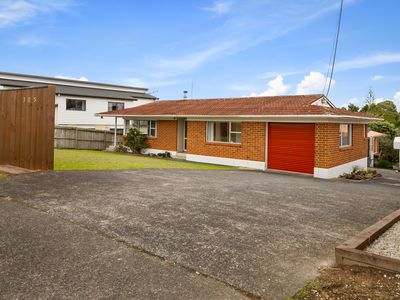 1/305 Great North Road, Henderson
