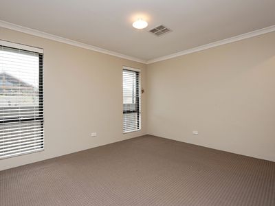 4 Fairlead Link, South Guildford