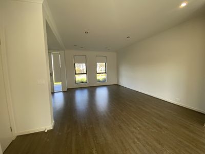 6 Nostrand Walk, Point Cook