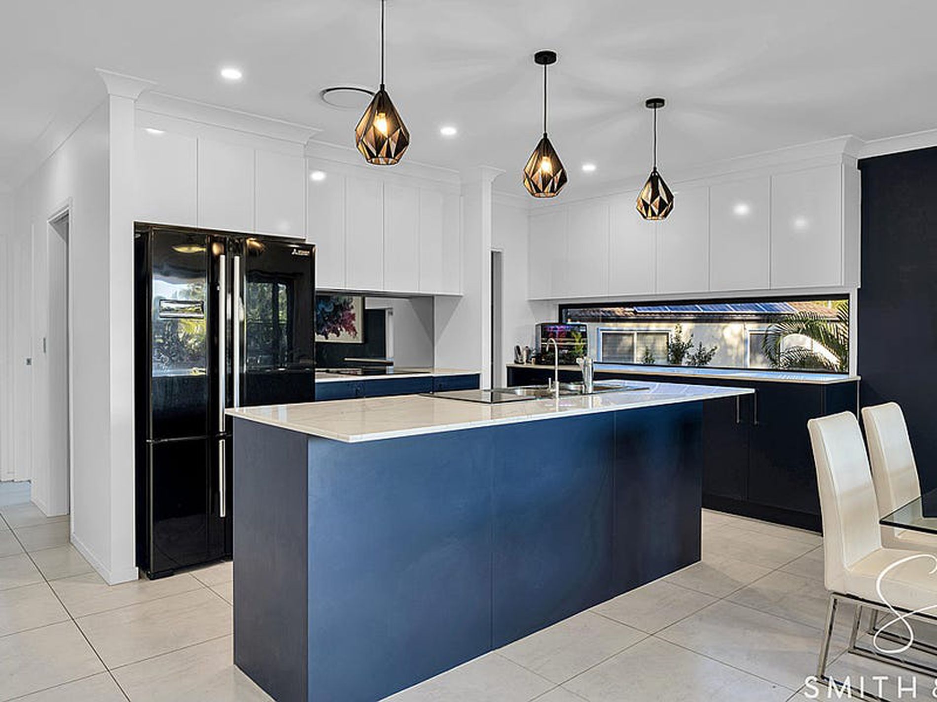 22 Mizen Place, Holland Park West