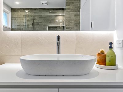 2/2 Seaview Road, Milford