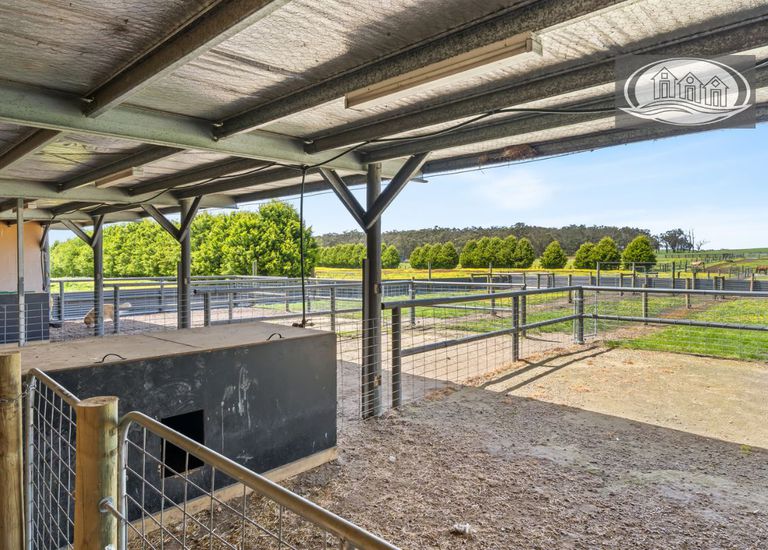 231 Golf Course Road, Heywood