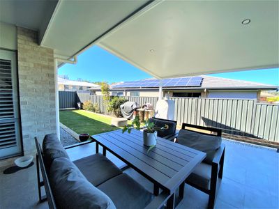 40 Admiralty Drive, Safety Beach