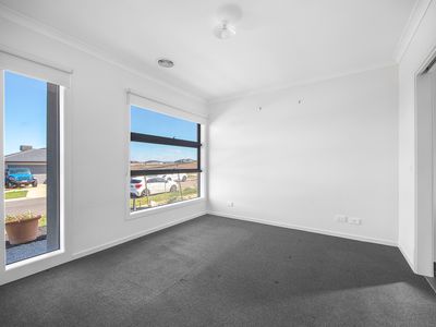 12 Benmore Street, Mambourin