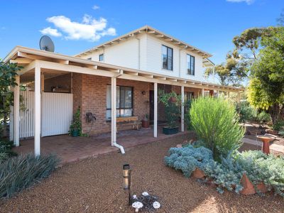 14 Kirwan Court, Hannans