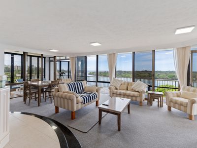 The Penthouse / 20 Endeavour Parade, Tweed Heads