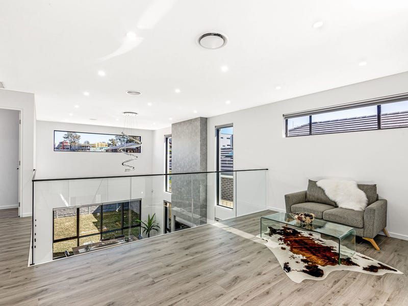 31 Seville Circuit, Gledswood Hills
